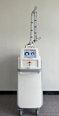 Macchina laser picoseconda da 2700W con lunghezze d'onda e larghezza di impulso multiple